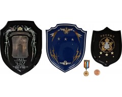 [102] 유엔군 사령부 참모총장이던 허버트 대처 중장이 대한민국 국가재건최고회의 의장 박정희에게 받은 자개패 등 패 3점과 한국전 참전용사 명예메달 및 콜린 파월 메달 등 5점 일괄