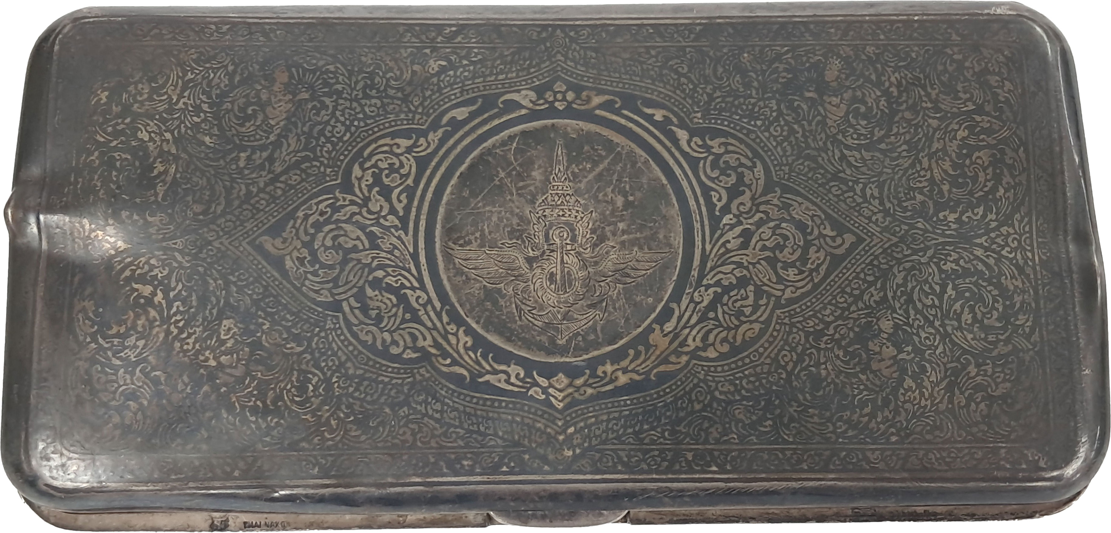 [110] 태국 수상 ‘타놈 킷티카촌(Thanom Kittikachorn)’이 국방부 수석 비서관 홍일승에게 선물한 순은 담배 합