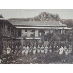 목포 최초의 신문인 목포신보사 주최 ‘조선 전라남도 예창기(藝娼妓) 인기투표 선자(選者) 기념촬영’ 사진