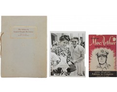 [55] 1951년 맥아더 의회연설 한정판 기념본 및 화보책자 등 3점 일괄