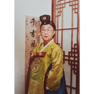 [158] 이방자 여사 가례(嘉禮) 63돌 맞아 낙선재(樂善齋)에서 열린 ‘궁중 큰상차림’과 ‘궁중의상’ 재현 모습이 담긴 앨범 2책