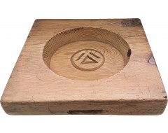 [99] ‘공주 조선주 주조조합(公州朝鮮酒酒造組合)’ 명문이 새겨진 [누룩틀]