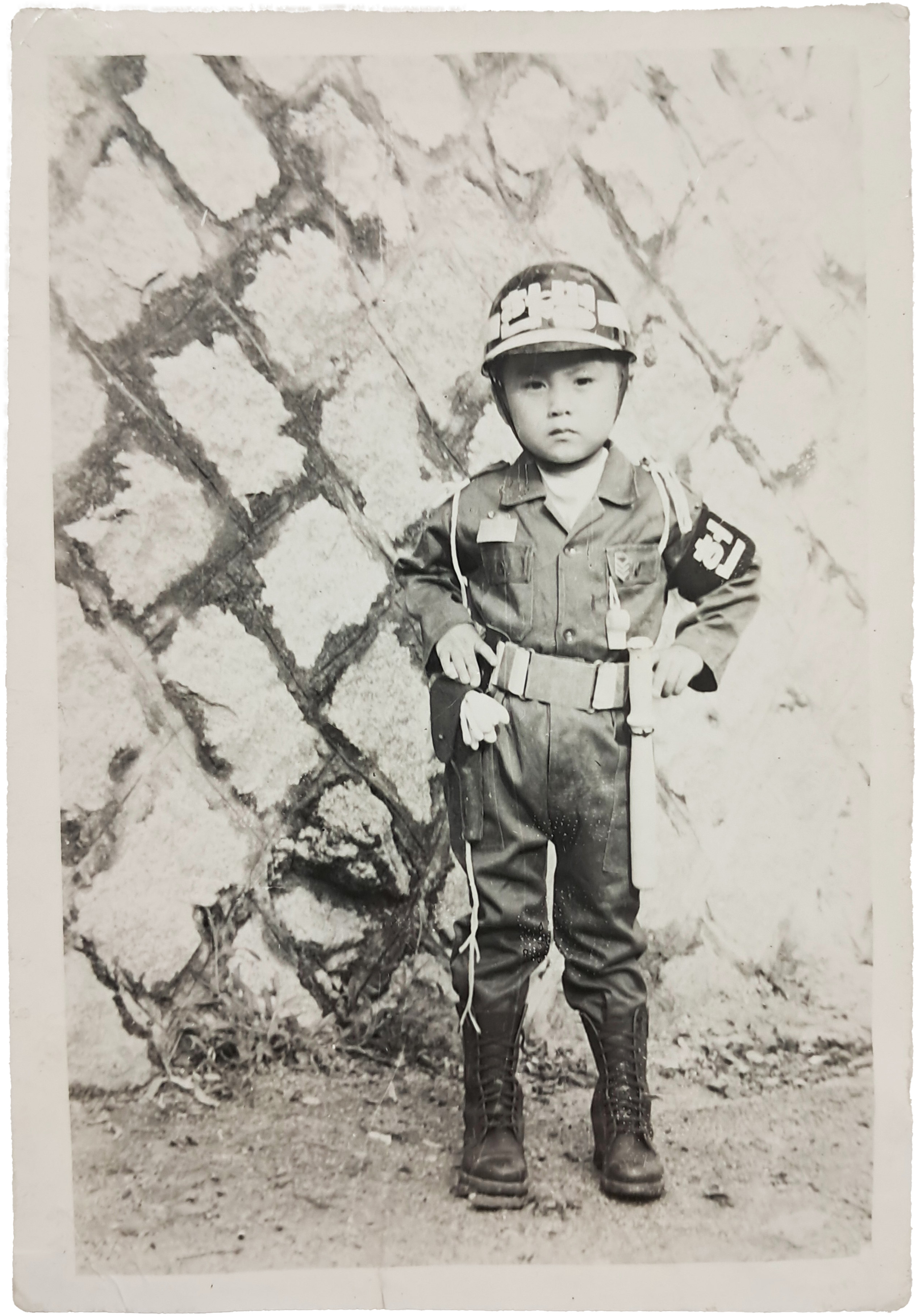 [32] 1960년대 헌병 복 차림의 [어린이 사진]