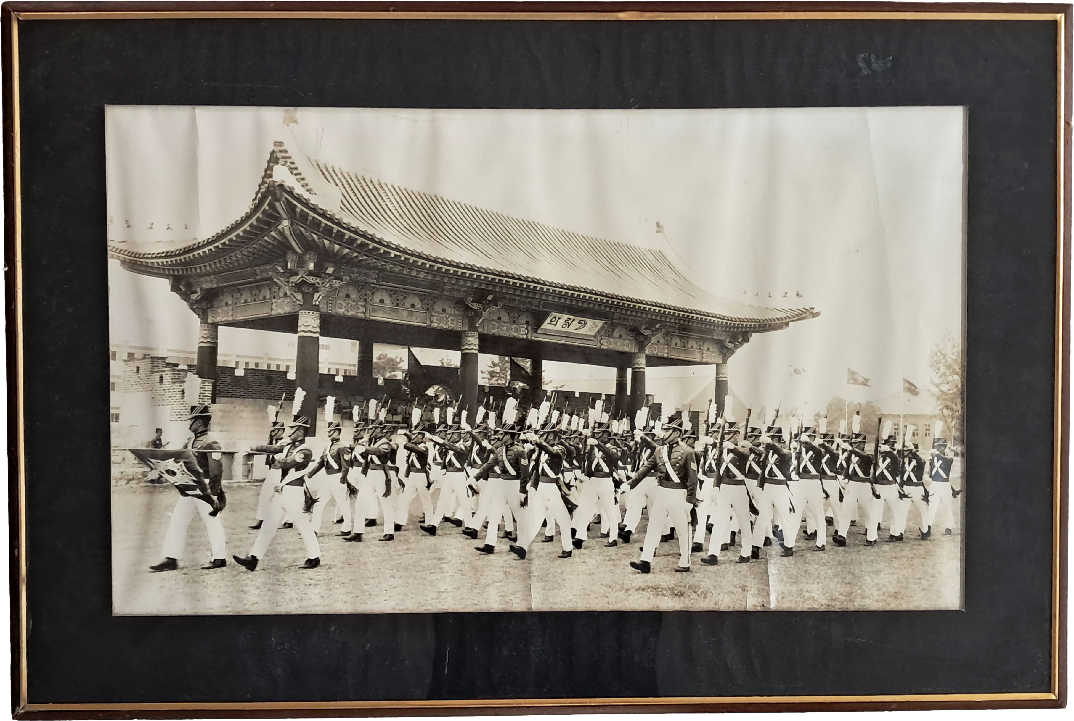 [26] 화랑대를 지나는 생도 열병식 사진
